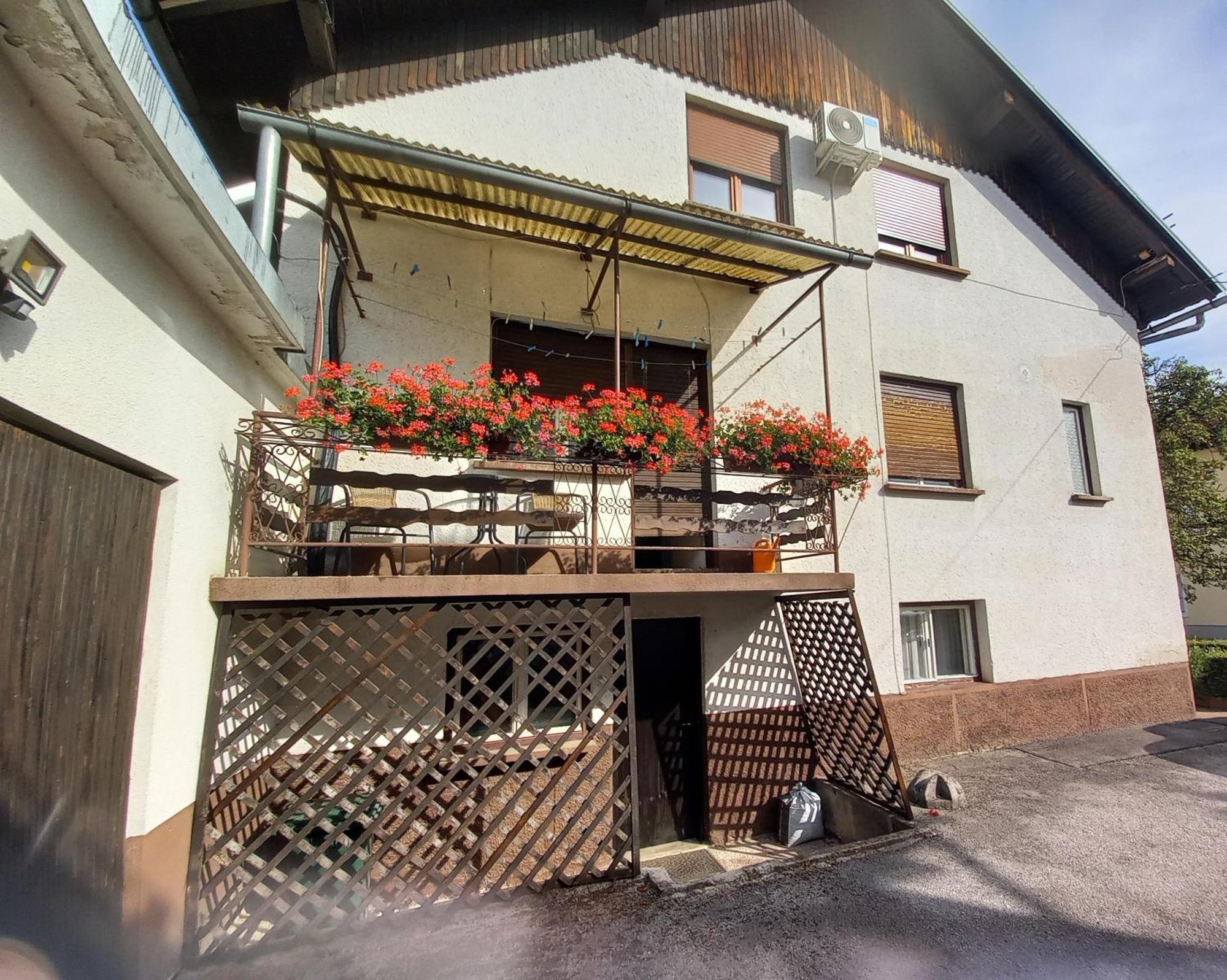 Rooms Apartma Cerknica Ngoại thất bức ảnh